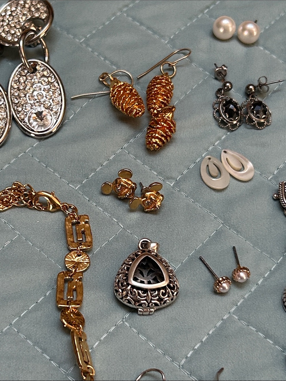 Vintage & Modern Jewelry Reseller Lot Mixed Estate Statement Necklaces Earrings - Picture 3 of 12
